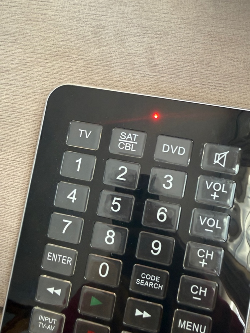 Universal remote - Picture 2 of 2